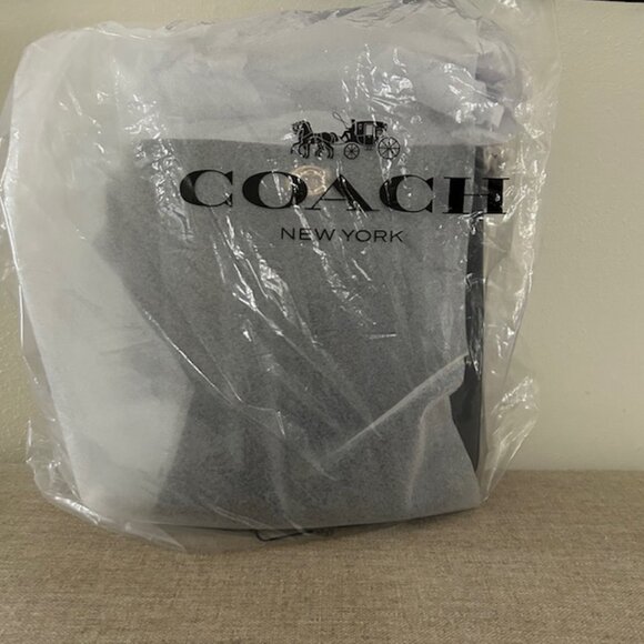 Coach Willow Soft Bucket Bag - Black - Picture 12 of 14